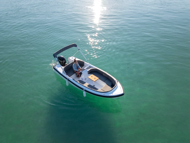 Noleggio Barca a motore a Vieux Port de Cannes – boatbuilding motor yacht boatbuilding motor yacht valory 555