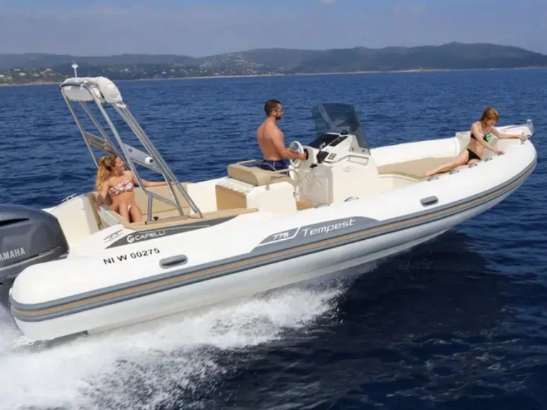 Noleggio Gommone Capelli con patente nautica