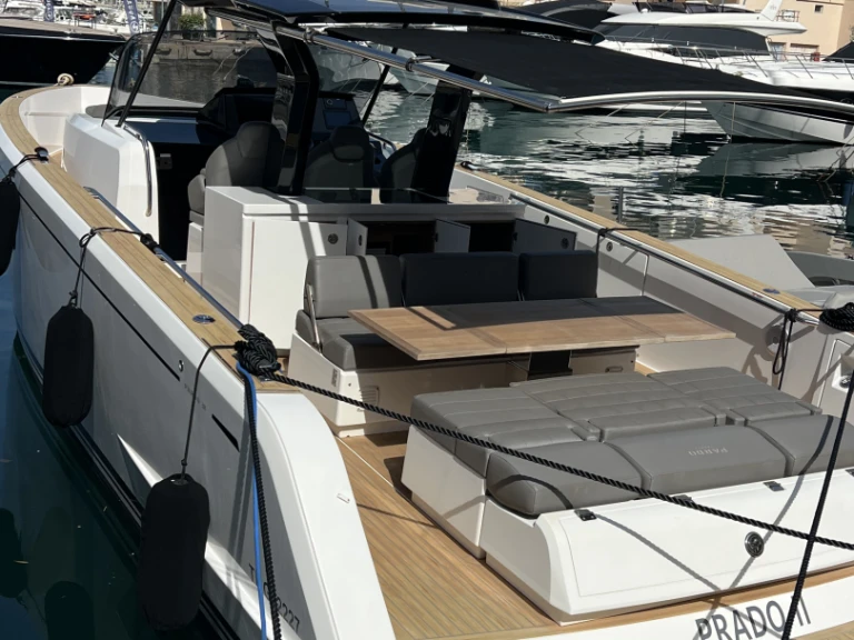Noleggiare una Pardo Yachts Pardo 38 a Les Salins d'Hyères