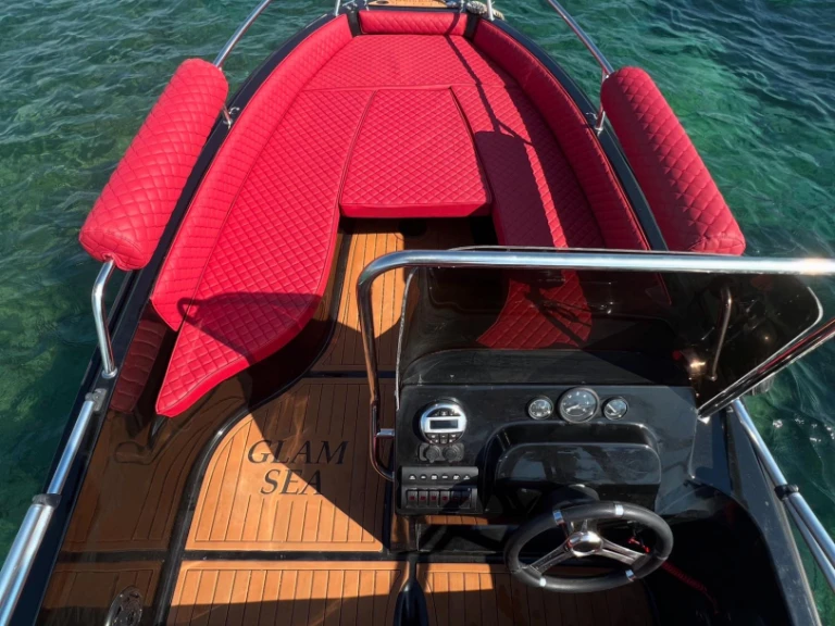 Noleggio barche ISATEK TEKNE COBRA 495 a Glyfáda su Samboat