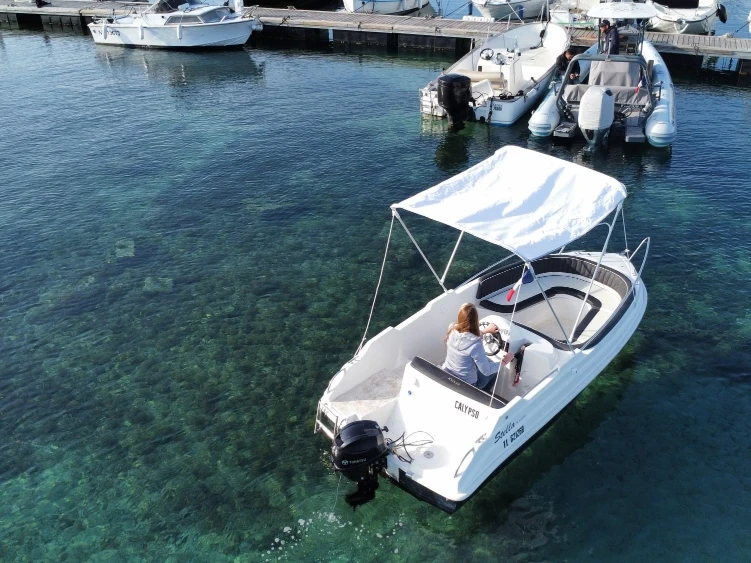Noleggio Barca a motore kruger con patente nautica