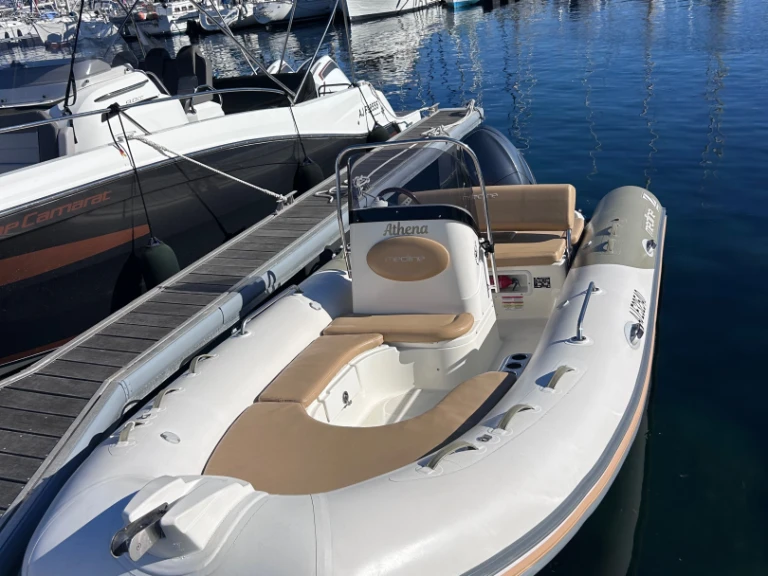 Noleggio a Pietrosella – Zodiac Medline 550 su SamBoat