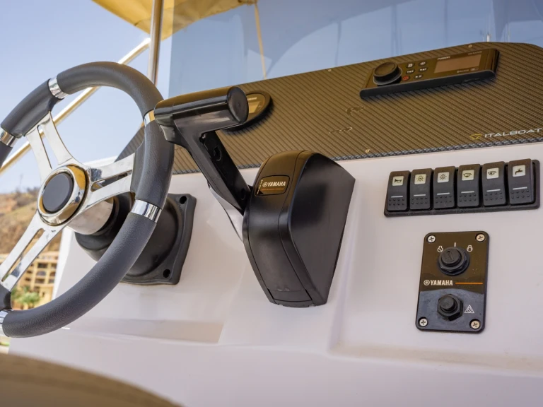 Noleggio barche Altea economico Predator 600P