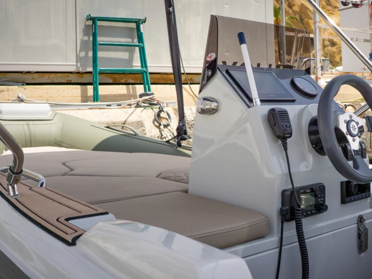 Noleggiare una Italboats Stingher 380FR a Altea