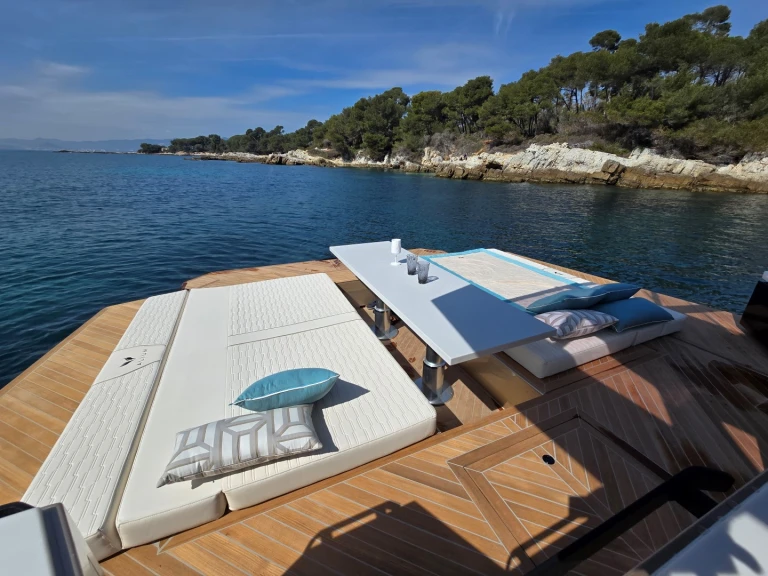 Noleggio barche Alium Yachts 42 T-TOP a Cannes su Samboat