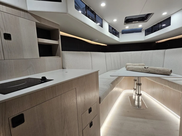 Barca a motore a noleggio a Cannes al miglior prezzo