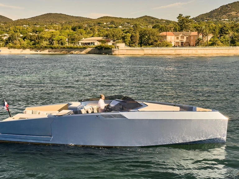Noleggio Barca a motore con o senza skipper Alium Yachts a Cannes