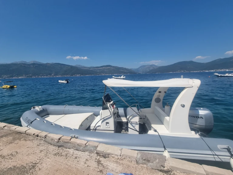Noleggio barche Nuova Jolly 22 a Tivat su Samboat