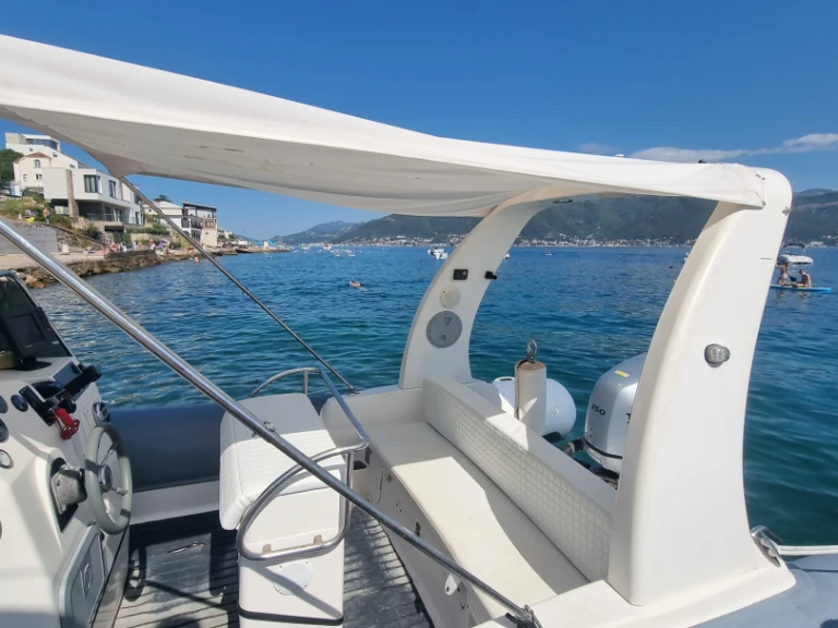 Noleggio Gommone a Tivat – Nuova Jolly 22