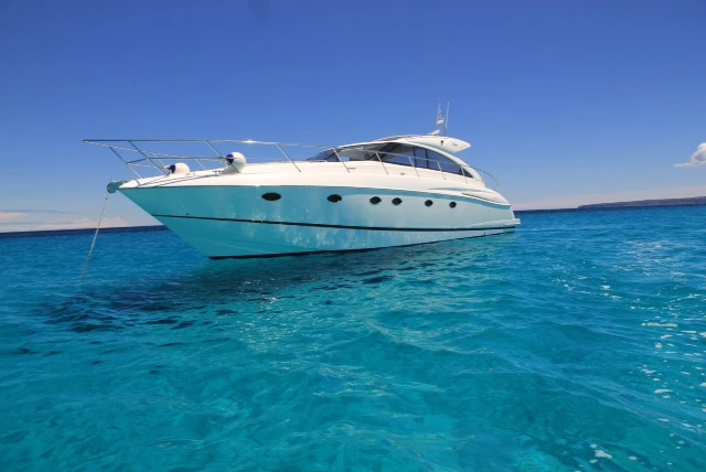 Noleggio barche Princess Princess V53 a Marina Botafoch su Samboat