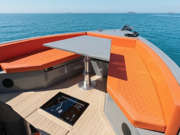 Noleggio Barca a motore a Ibiza Magna – De Antonio D28