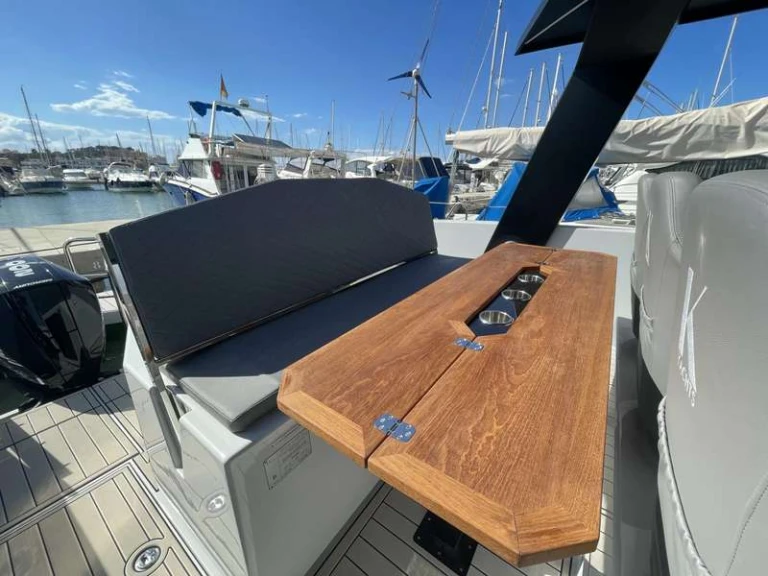 Noleggiare una Kattum K 30 a Dénia