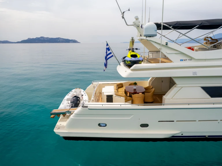 Noleggiare una Ferretti Ferretti 80 a Marina Aliki