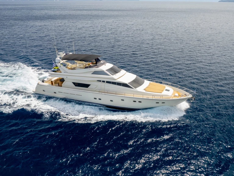 Ferretti Ferretti 80 da affittare a  Marina Aliki