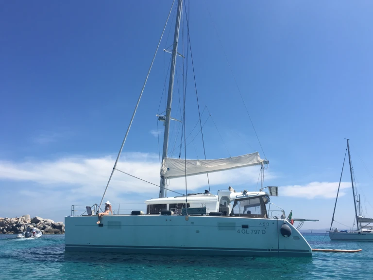 Noleggio Catamarano Lagoon con patente nautica
