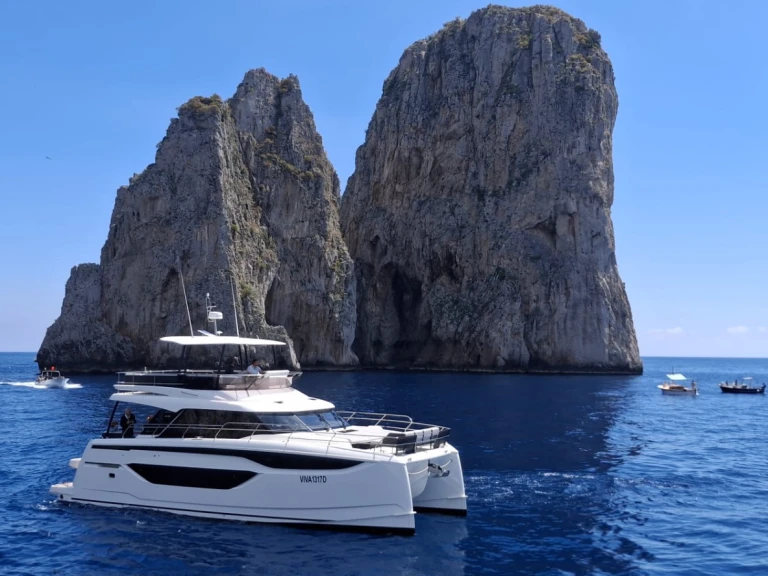 Noleggiare una Prestige Prestige M48 a Castellammare di Stabia