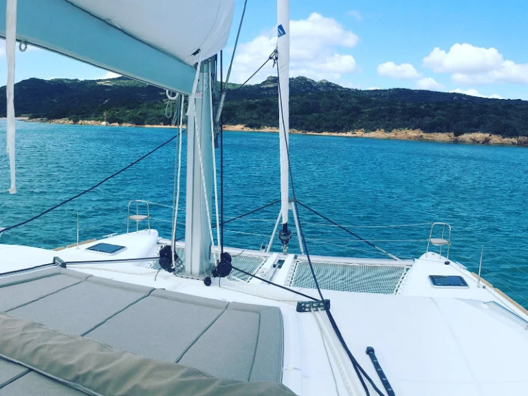 Noleggio Catamarano Lagoon con patente nautica