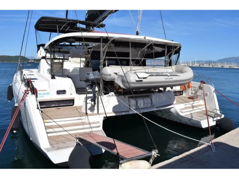 Noleggio Catamarano Lagoon con patente nautica