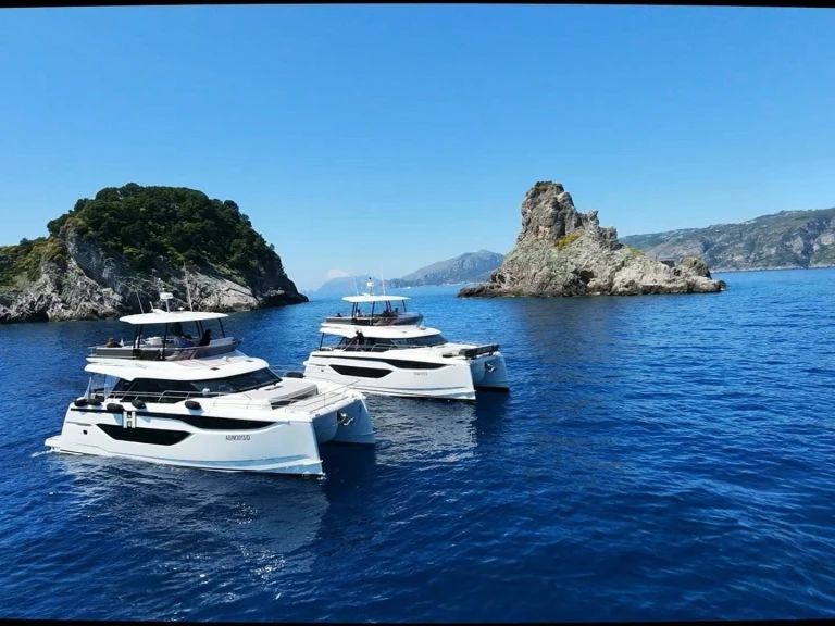 Noleggio barche Castellammare di Stabia economico Prestige M48