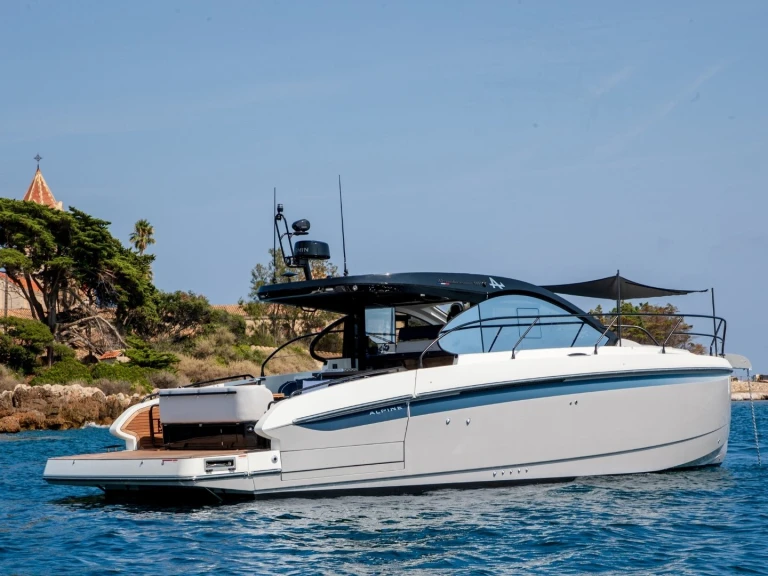 Noleggio Barca a motore Bénéteau con patente nautica