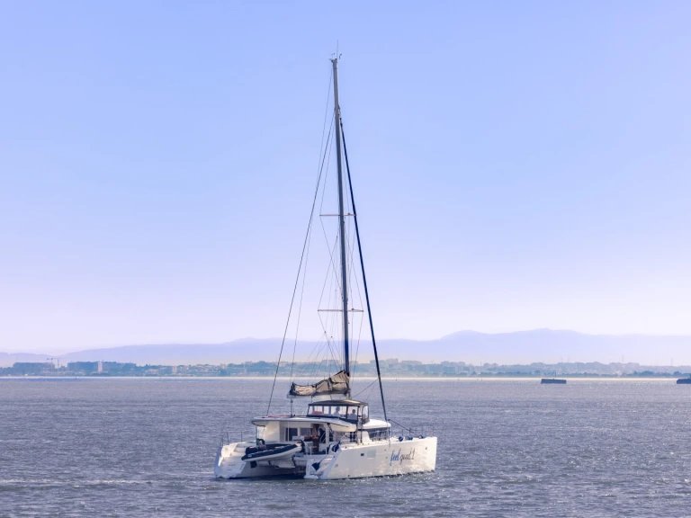 Noleggio Catamarano Lagoon con patente nautica