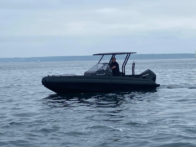 Noleggio Barca a motore IRON con patente nautica