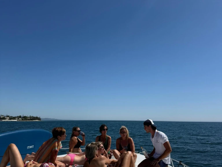 Noleggio barche Sunseeker Predator 63 a Puerto Deportivo de Marbella su Samboat