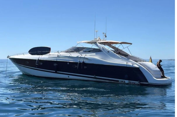Noleggio Barca a motore a Puerto Deportivo de Marbella – Sunseeker Predator 63