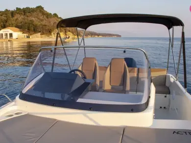 Noleggio a Kolýmpia – Quicksilver Activ 675 Sundeck su SamBoat