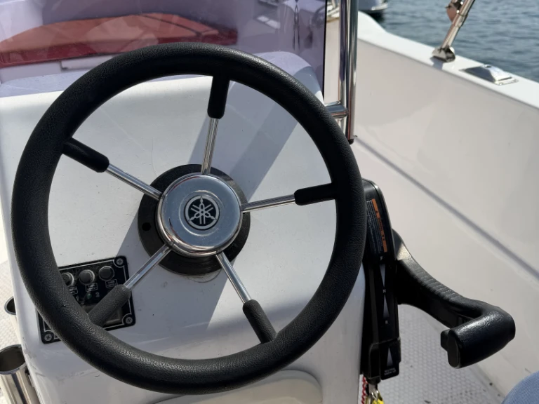 Noleggio barche Prusa Marine Prusa 450 a Marsiglia su Samboat