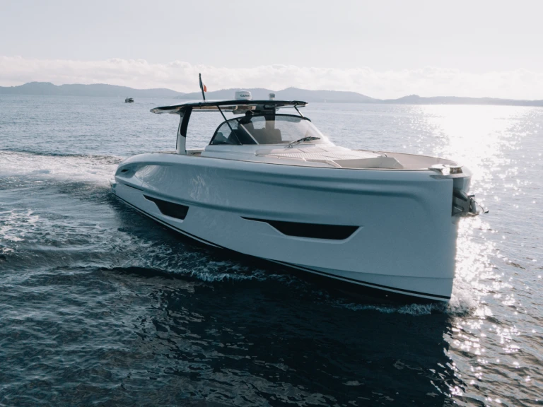Noleggio Yacht di lusso a Port Grimaud – Solaris Power Solaris Power Coupé 52