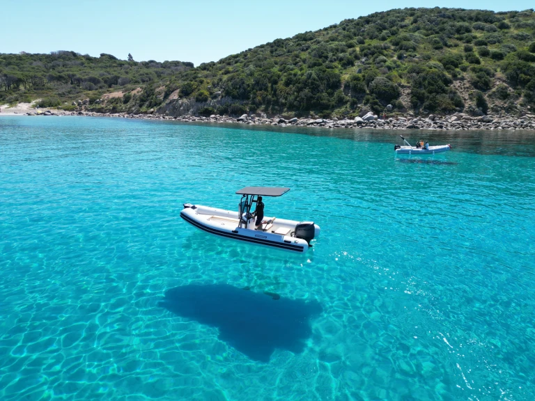 Noleggio barche Villasimius economico Salpa Soleil 20