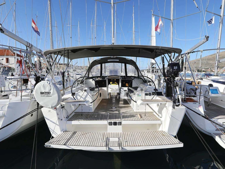 Noleggio barche Dufour Dufour 382 Grand Large a Pola su Samboat