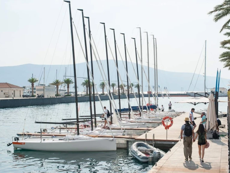 Noleggiare una J J70 a Tivat