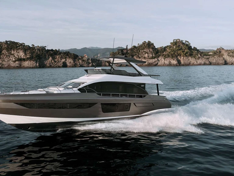 Noleggio Yacht di lusso Azimut con patente nautica