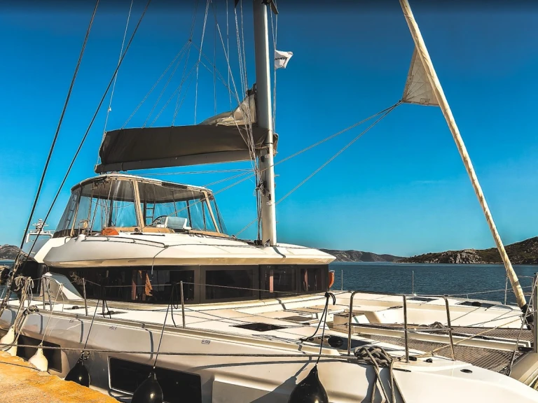 Noleggiare una Lagoon Lagoon 51 a Mykonos (Isola)