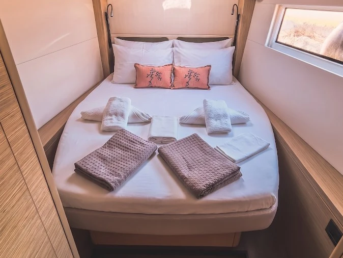 Noleggio Catamarano Lagoon con patente nautica