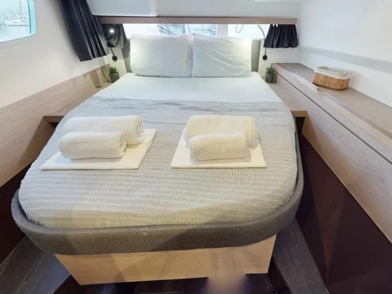 Noleggio Catamarano con o senza skipper Fountaine Pajot a Paros (Isola)
