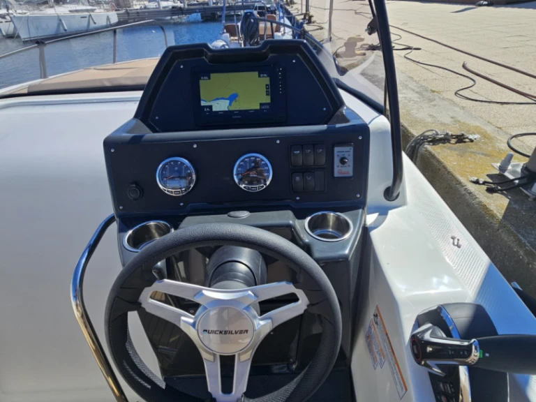 Noleggio barche Propriano economico Activ 755 Sundeck
