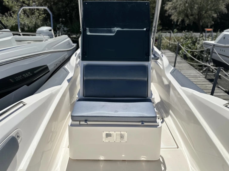 Noleggio a La Flotte – Zar Zar 79 SL su SamBoat