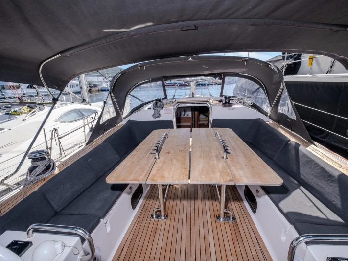 Noleggio barche Elan Impression 50.1 a Sebenico su Samboat