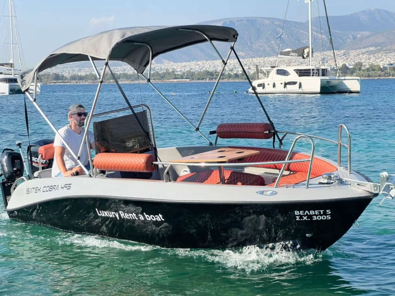 Noleggiare una ISATEK TEKNE COBRA 495 a Athens Marina