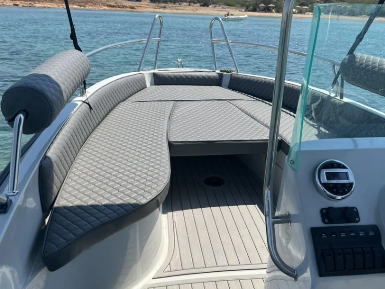 Noleggio Barca a motore a Glyfáda – ISATEK TEKNE COBRA 495