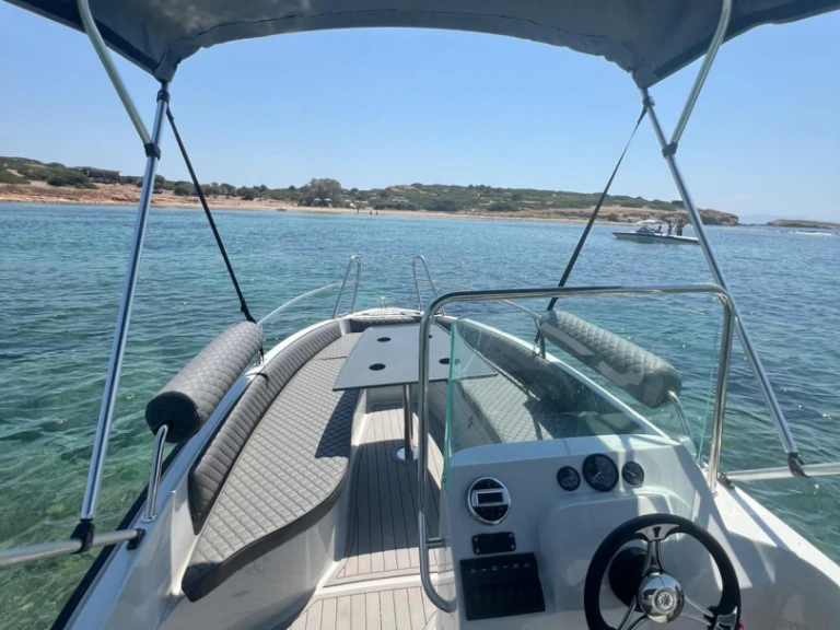 Noleggio Barca a motore con o senza skipper ISATEK TEKNE a Glyfáda