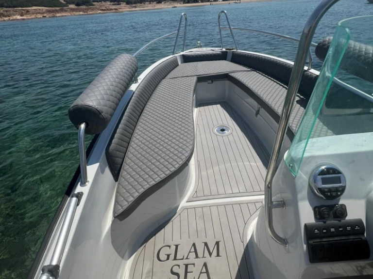Noleggio Barca a motore ISATEK TEKNE con patente nautica