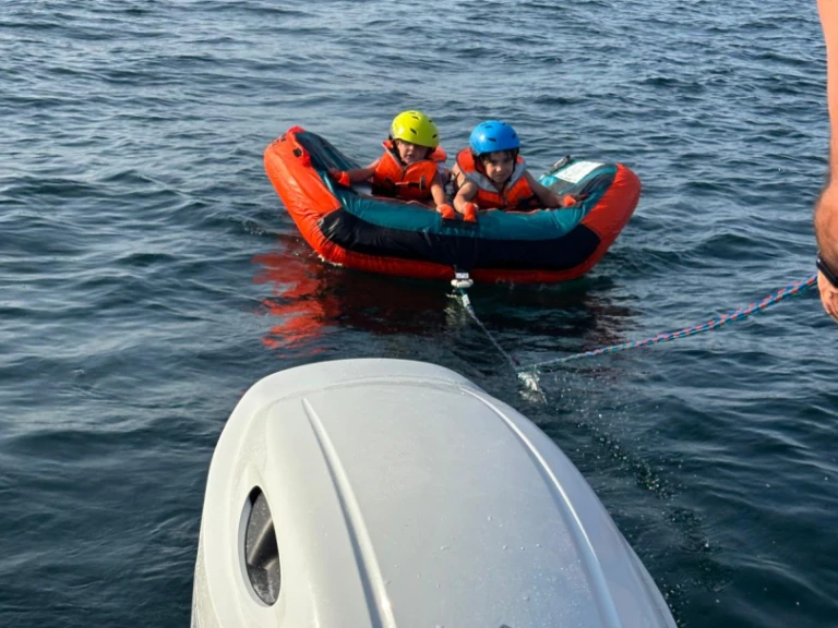 Noleggio barche Zodiac Medline 6.8 a Arzon su Samboat