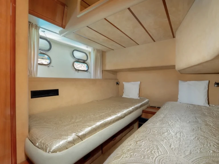 Noleggio barche Mykonos (Citta) economico Ferretti 480