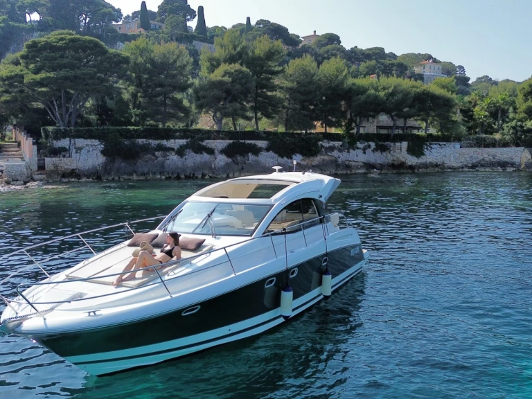 Noleggio barche Prestige Yachts 590 a Paris su Samboat