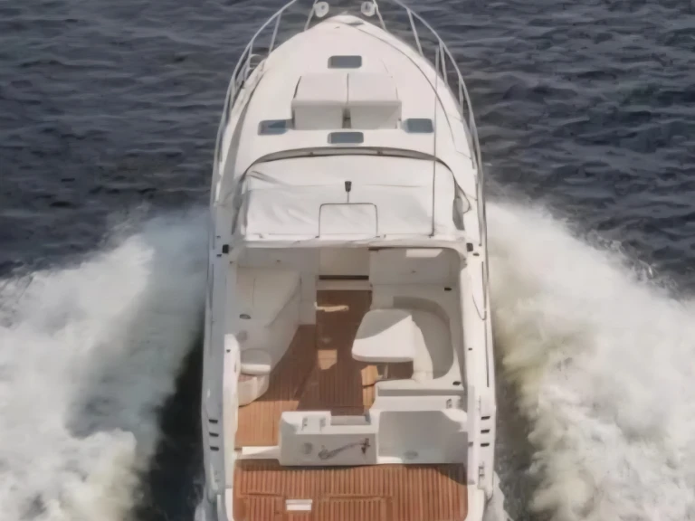 Noleggio Barca a motore con o senza skipper Sealine a Puntone
