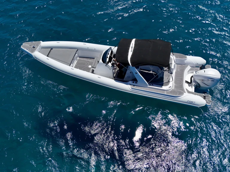 Noleggio Gommone a Marina Aliki – Fost Matrix 32
